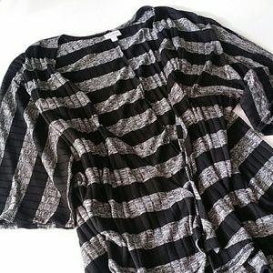 LuLaRoe Lindsay Kimono